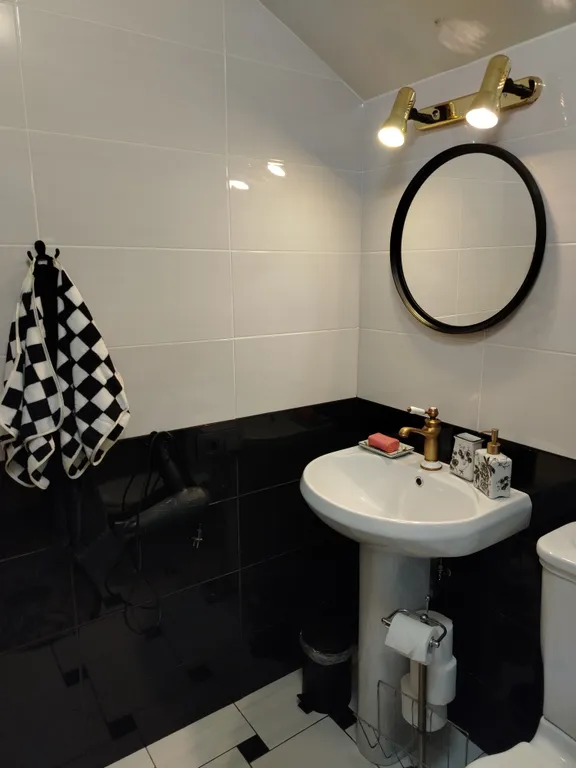 Уединенная часть дома с садом и барбекю