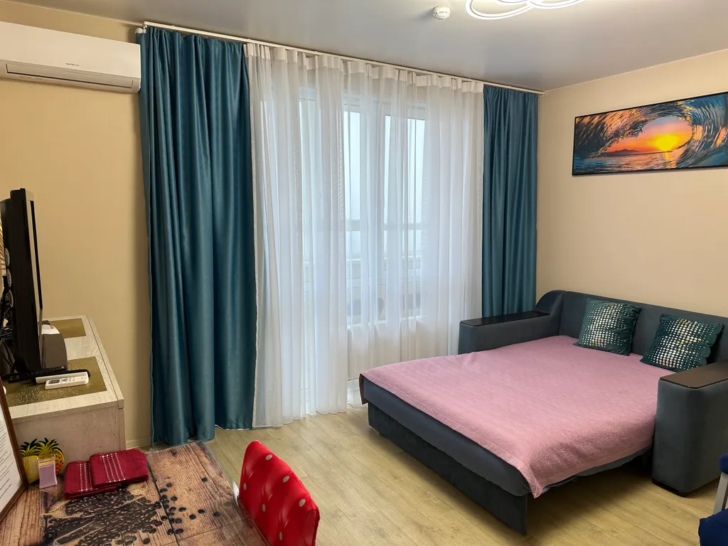 Новая квартира-студия с видом на море