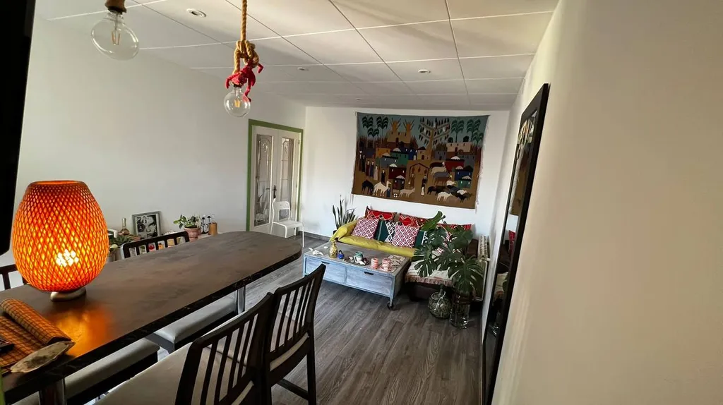 Комната около парка Монтжуик в центре