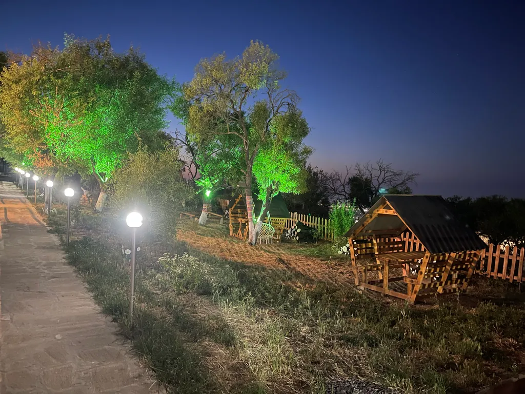 Уютный домик видом на город Дербент 5000 лет и на крепость Нарын-кала