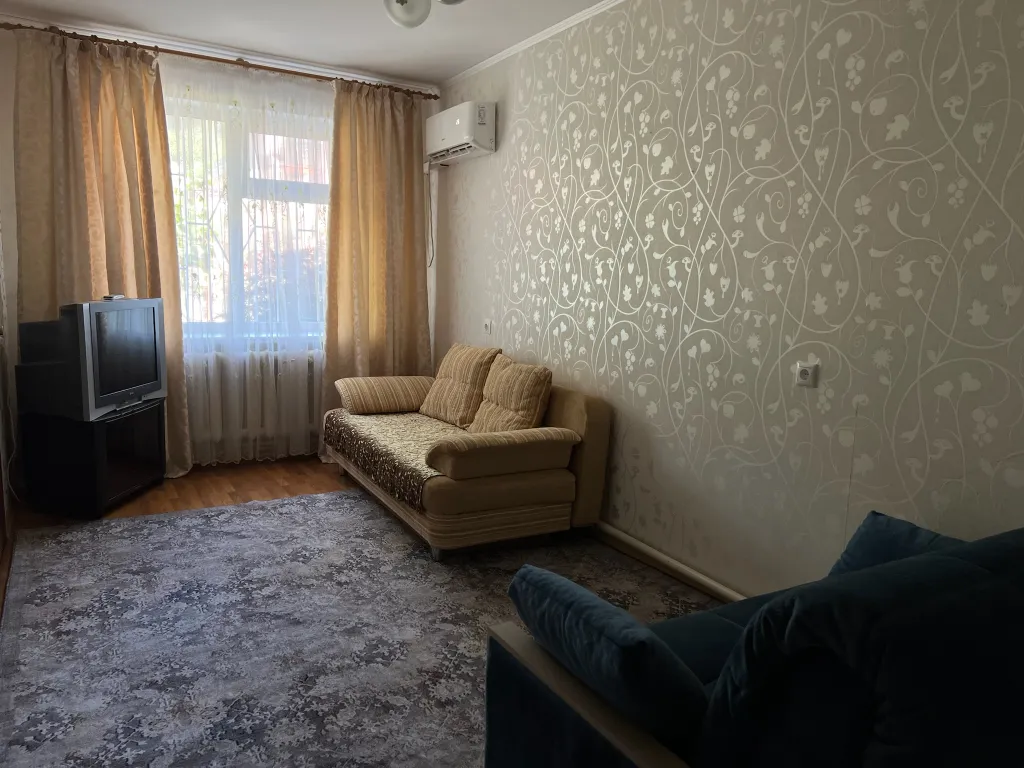 Коттедж Дом у моря в центральной части города целиком — Геленджик