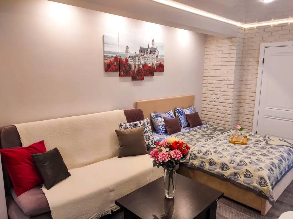 Студия с дизайнерским ремонтом Замок, собственное крыльцо