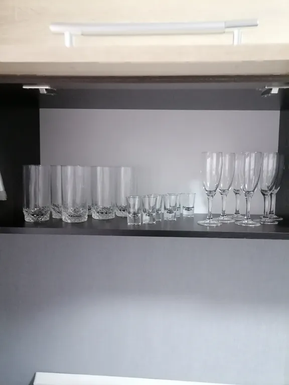 Чистая двухкомнатная квартира на Каштаке