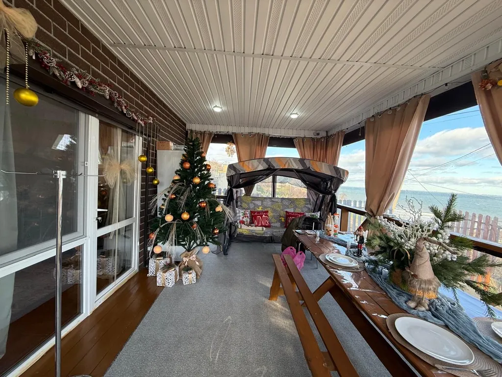 Уютный домик на берегу моря