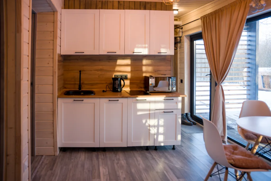 Коттедж Домик в лесу у реки с панорамным остеклением — Сиверский