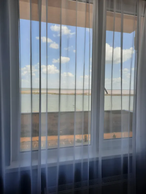 Уютная квартира с видом на розовое озеро — аренда посуточно в Евпатория