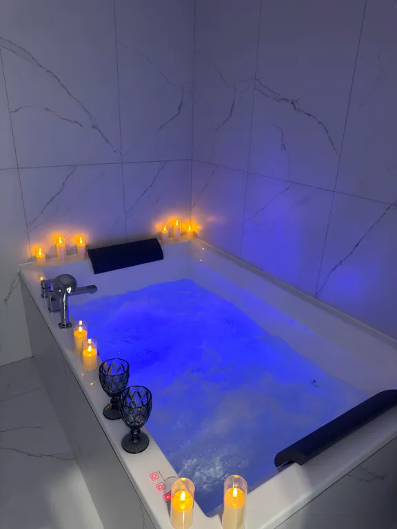 Апартаменты с двухместным Джакузи для романтиков в Сердце Ростова