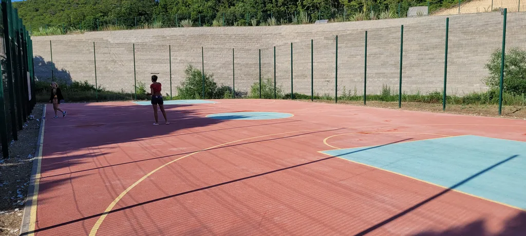 Современная студия у моря с видом на бассейн и горы