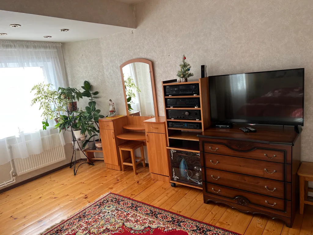 Уютный дом у Васильевского монастыря