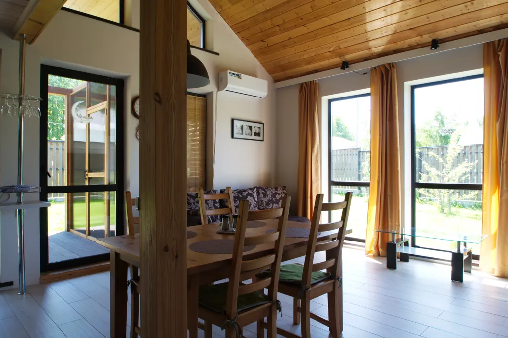 Стильный коттедж с баней и купелью