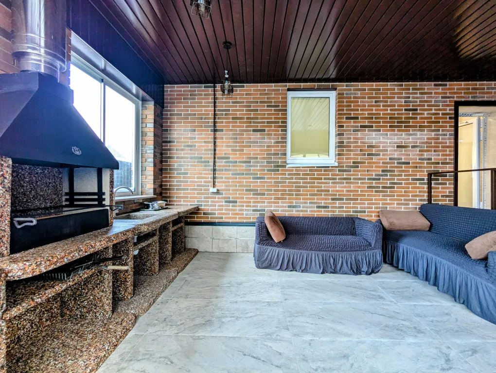 8-комнатный Дом