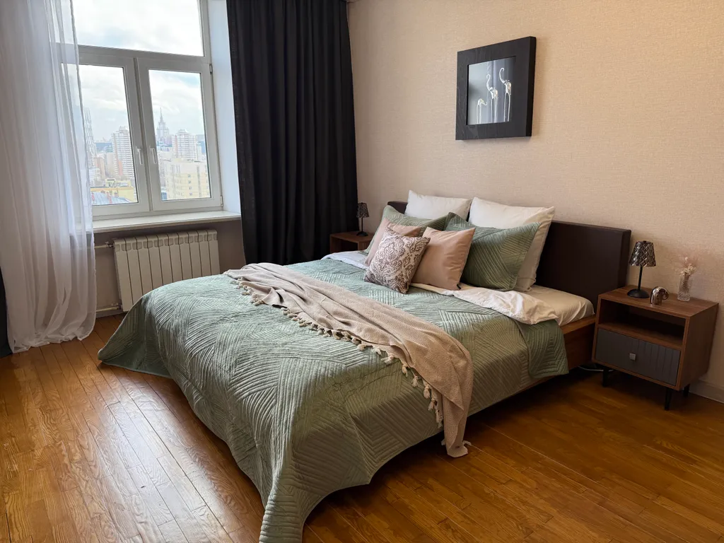 Квартира 1-комнатная квартира в сталинском доме с кроватью king size — Москва