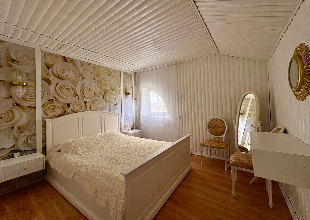 Дом с бассейном