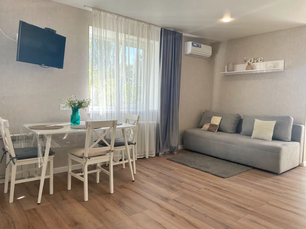 Шикарная квартира-студия возле моря и набережной