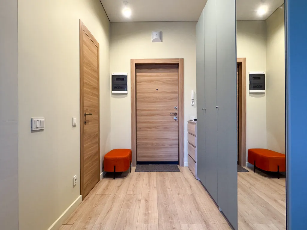 Студия в центре с балконом и стильным дизайном