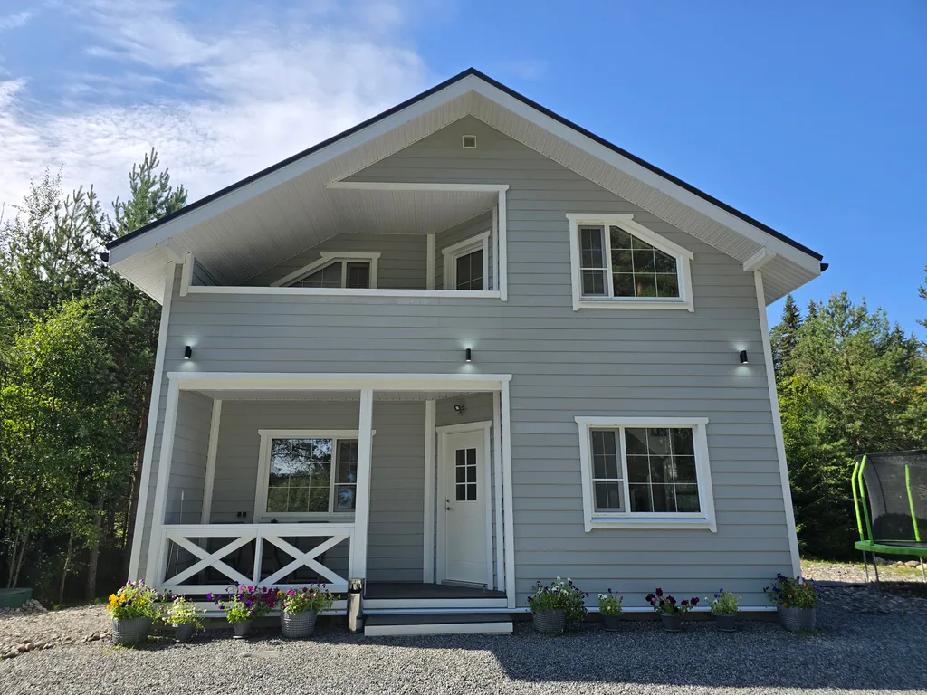 Двухэтажный дом с жаркой сауной у Ладожского озера