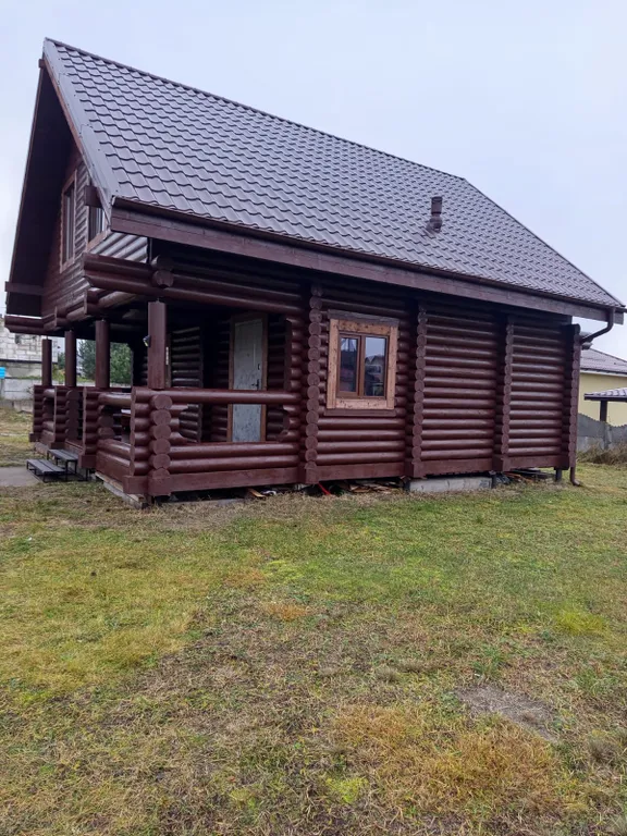 Деревянный дом у моря