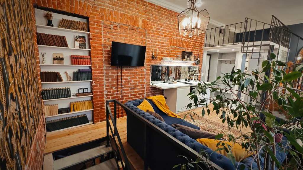 Апартамент винтаж со своим двориком в центре