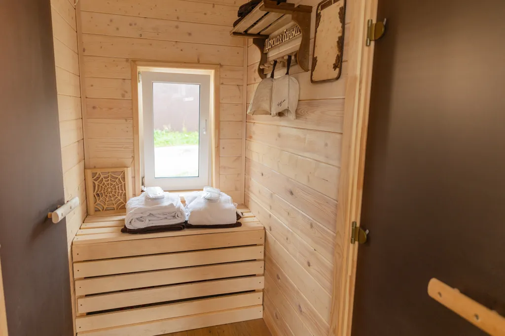 Коттедж Домик на берегу озера с чаном и рыбалкой — Голыгино