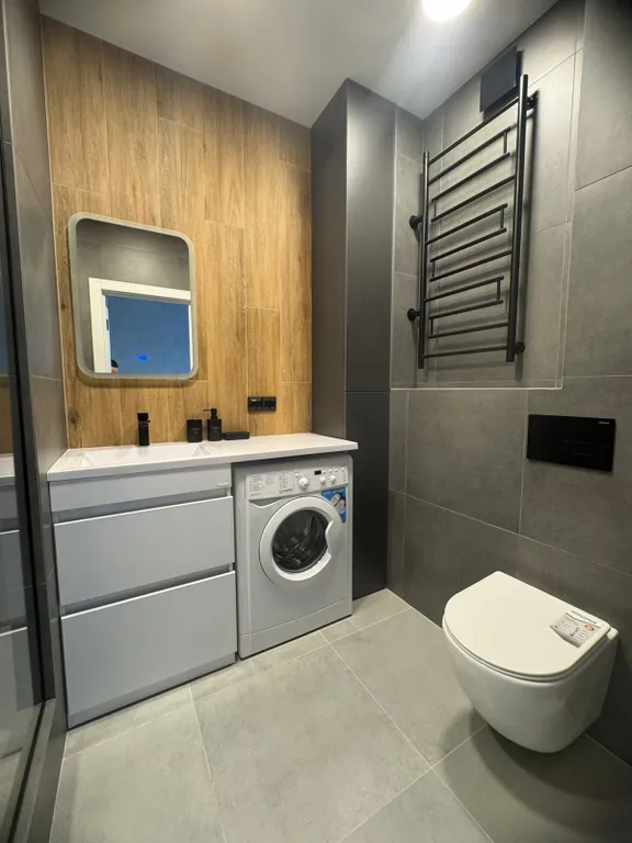 Евро-двухкомнатная квартира с дизайнерским ремонтном