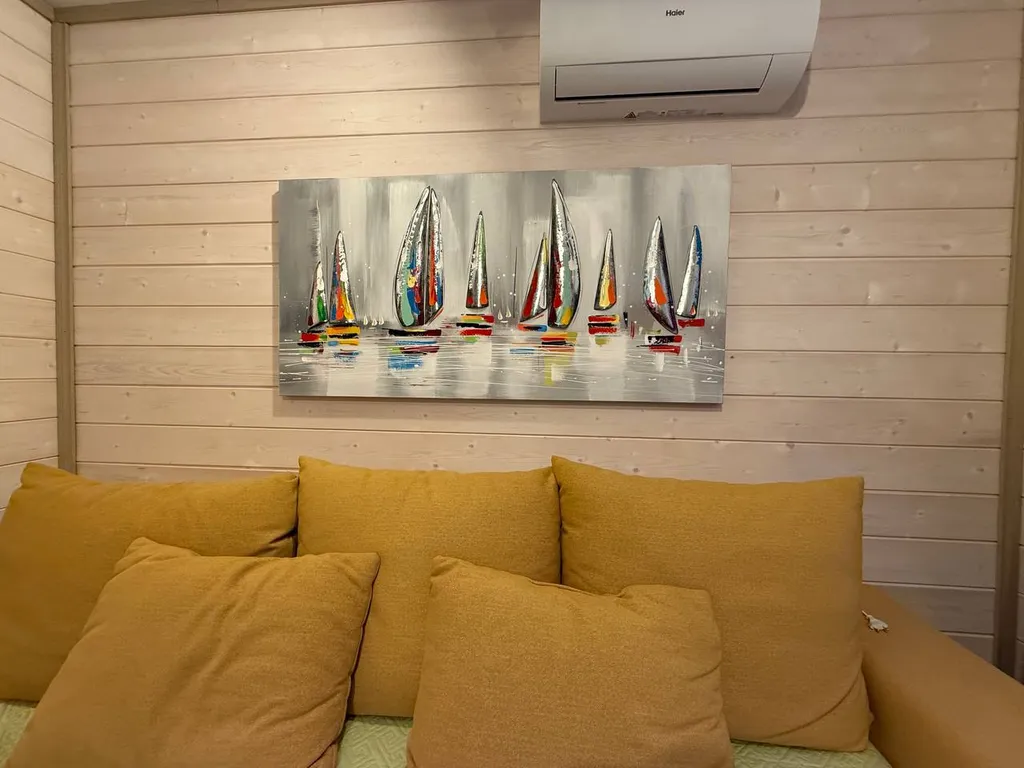 Коттедж с видом на пруд и парк