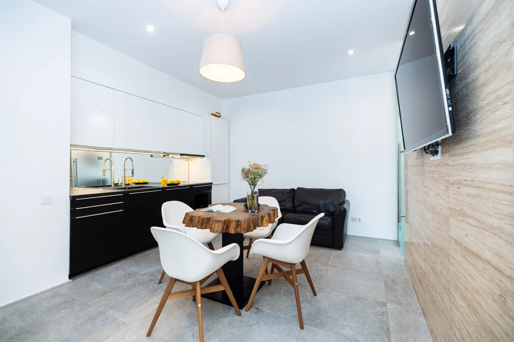 Современные дизайнерские апартаменты с потрясающим видом на горы