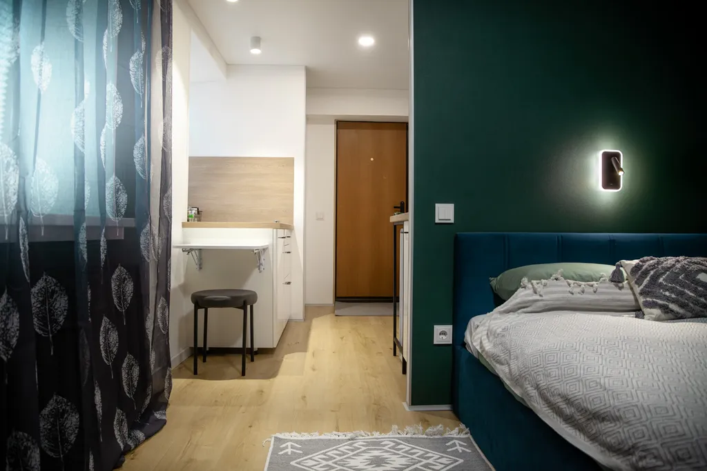 Студия на Сенной около канатной дороги