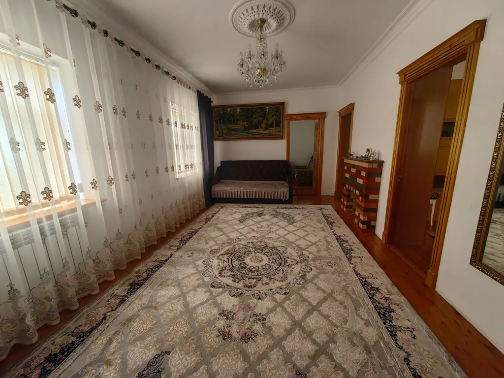 Просторный дом с зоной барбекю