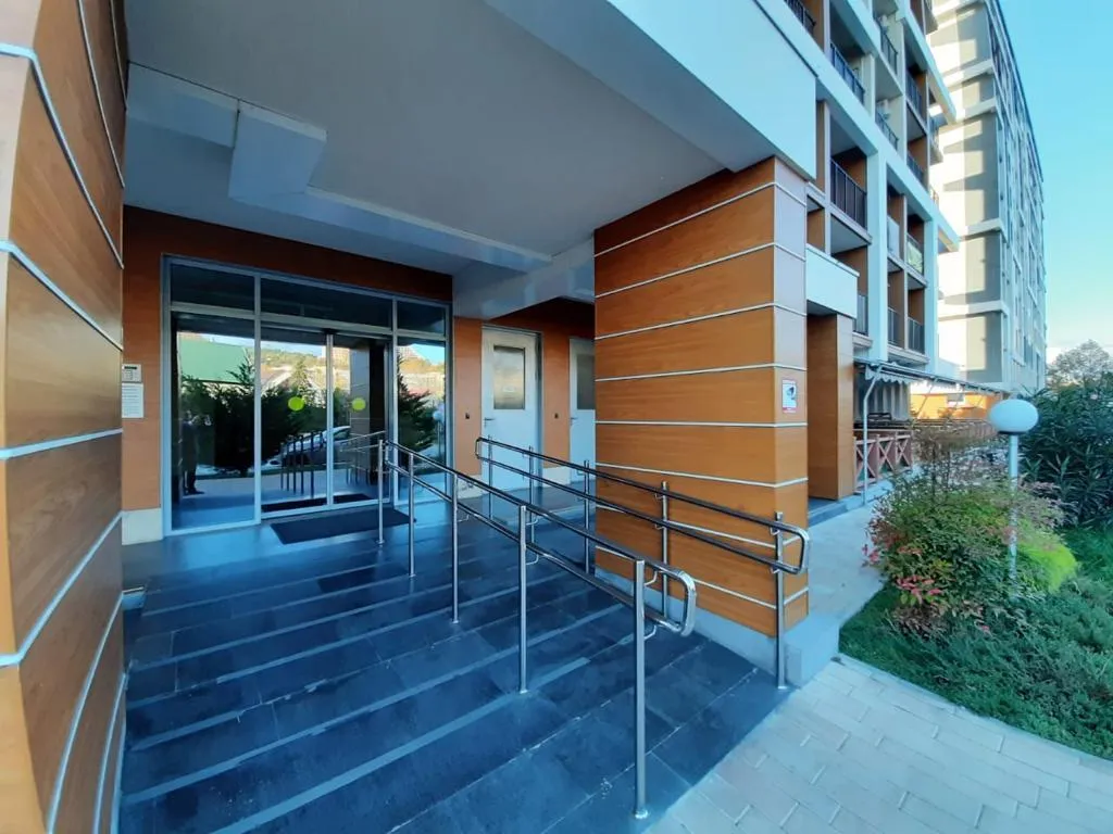 Апартамент с видом на море и горы