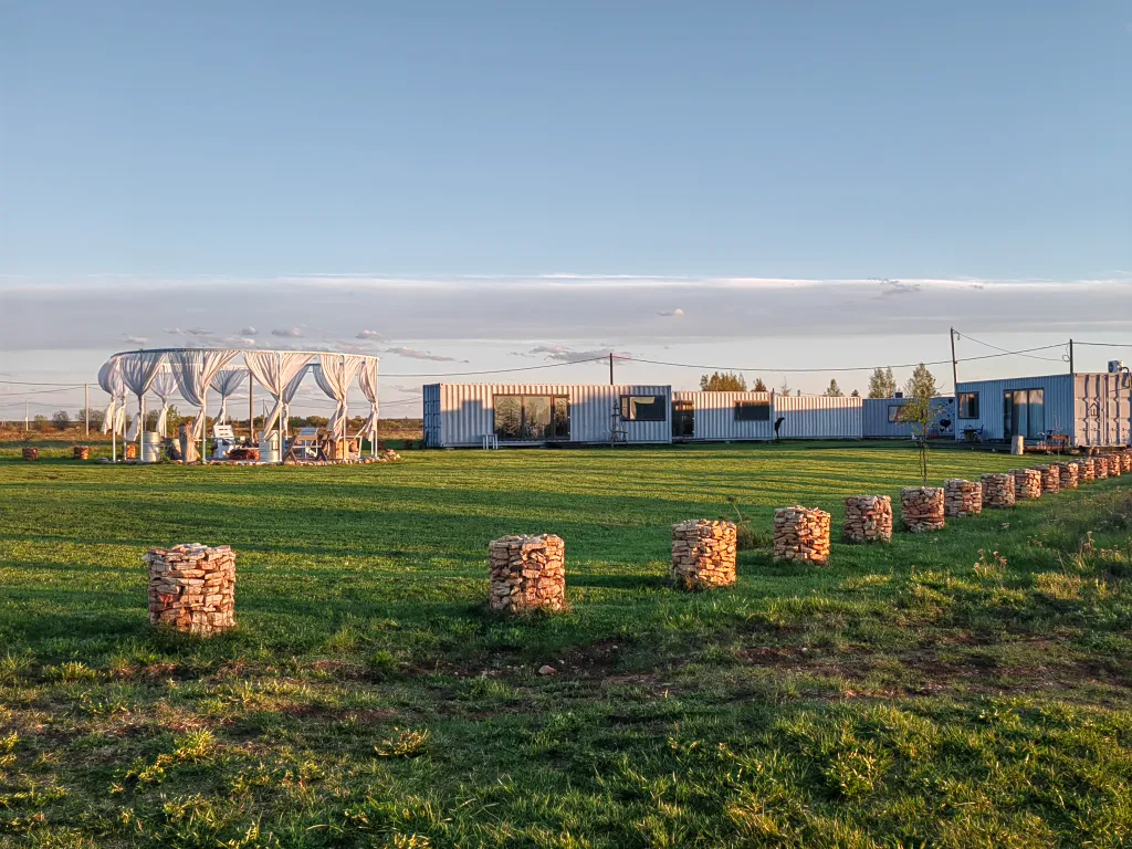 База отдыха с панорамными видами на озеро Ильмень