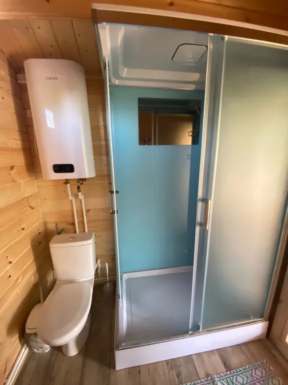 Домик на берегу Камского моря