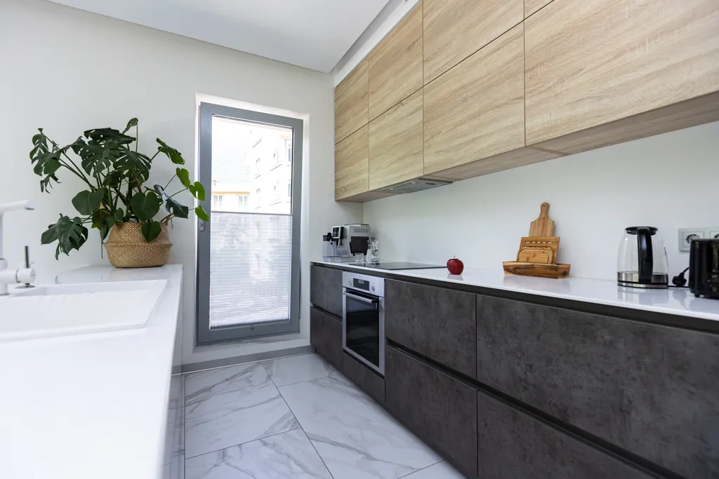 Просторная квартира с живым камином и видом на горы