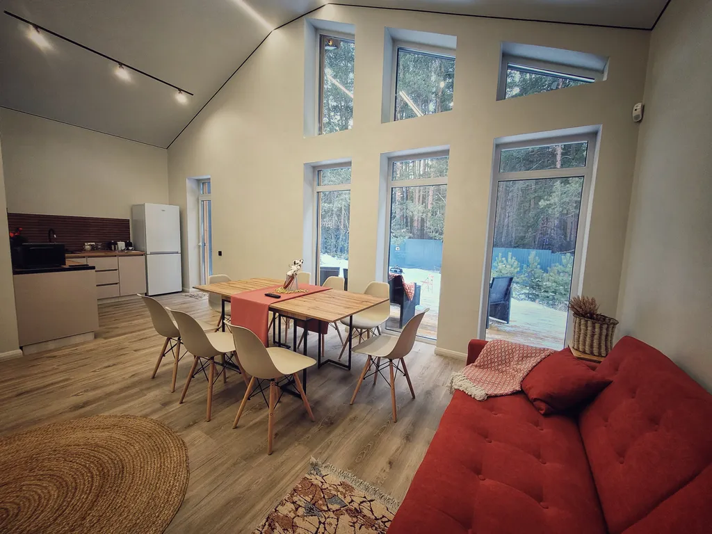 Дом в сосновом лесу