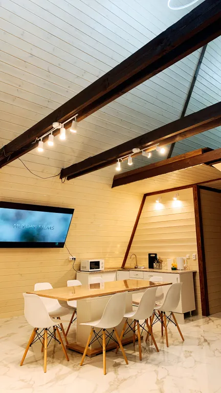 Уютный большой дом A-Frame с чаном рядом с Волгой