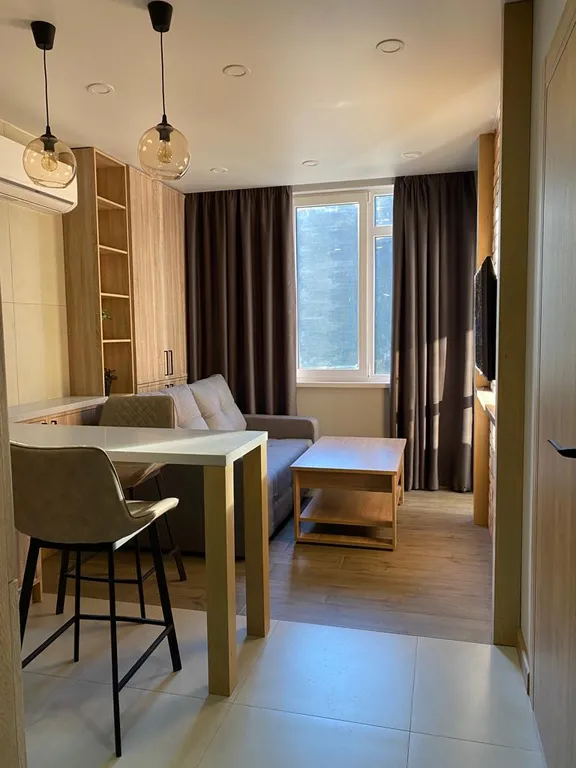 Шикарный вид на озеро и горы