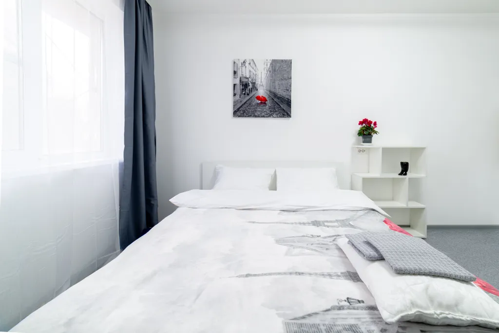 Одна из четырех в квартире мини-студия Париж