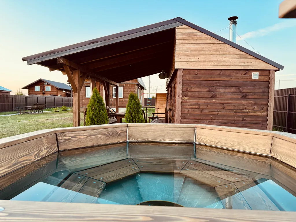 Уютный деревянный дом в тихой деревне