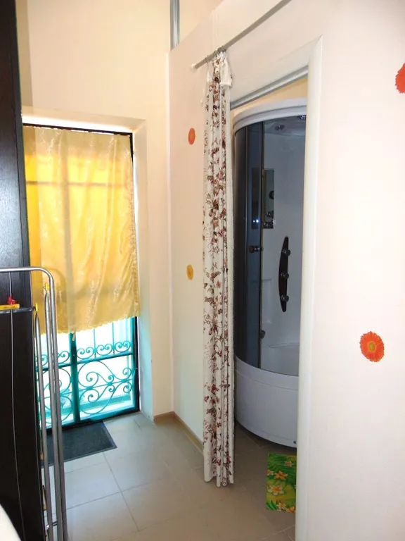 Студия Гербера – бюджетный комфорт для двоих на 1 этаже