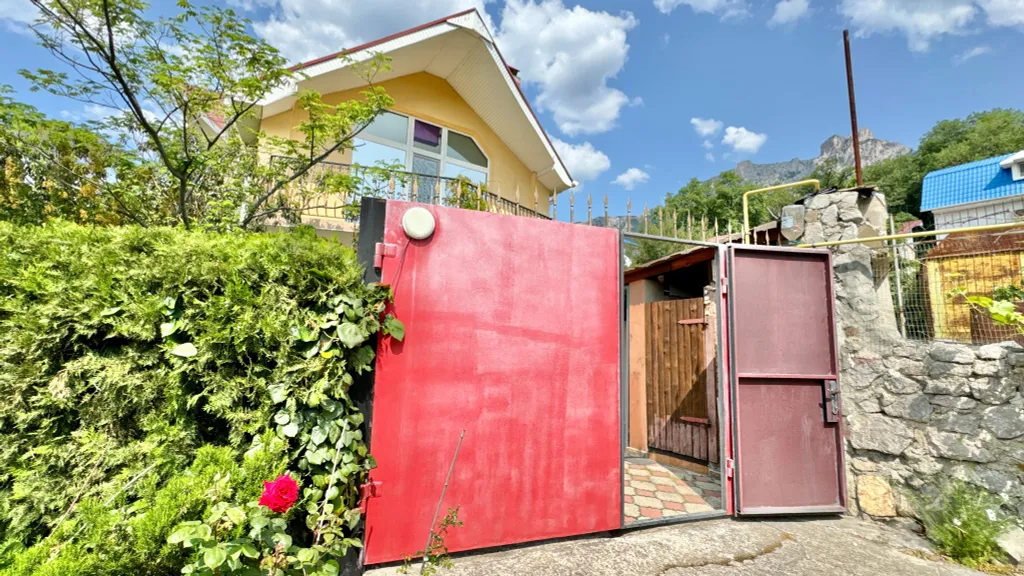 Домик с садом в Кореизе возле ялты