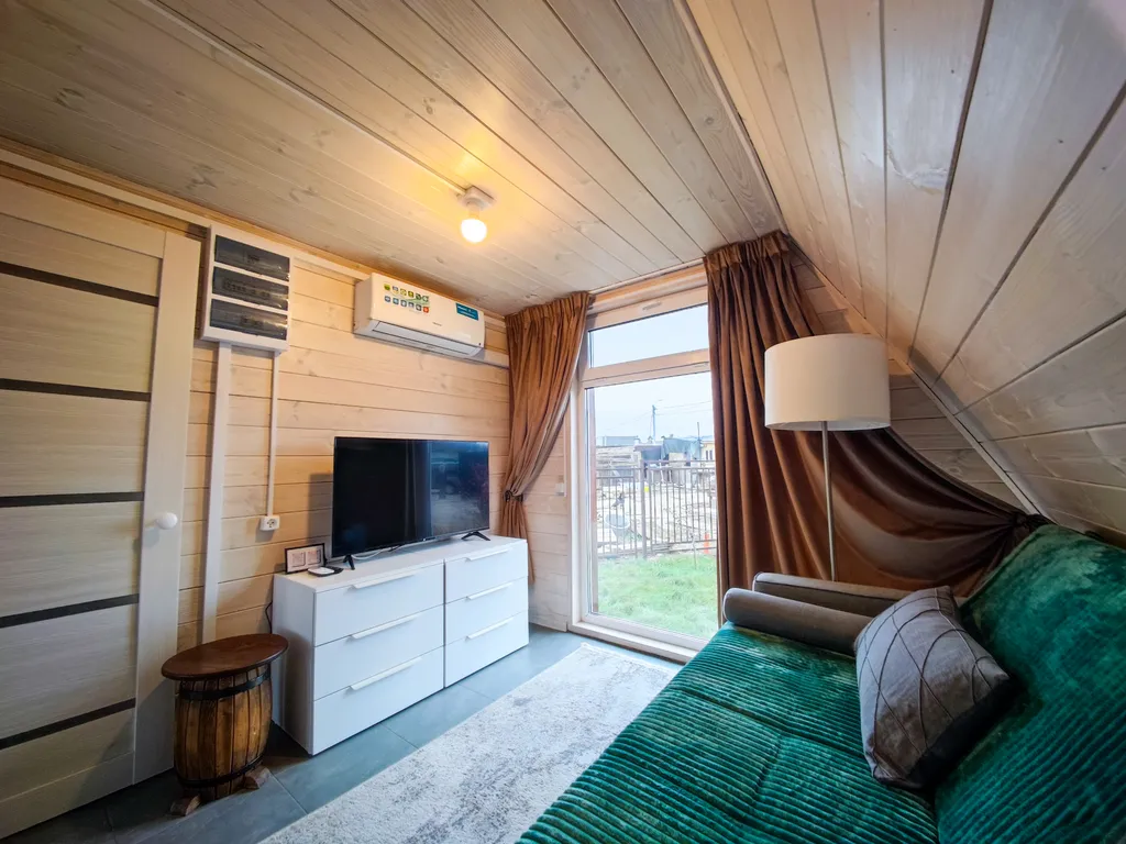 Уютный домик в виде шалаша для спокойного отдыха