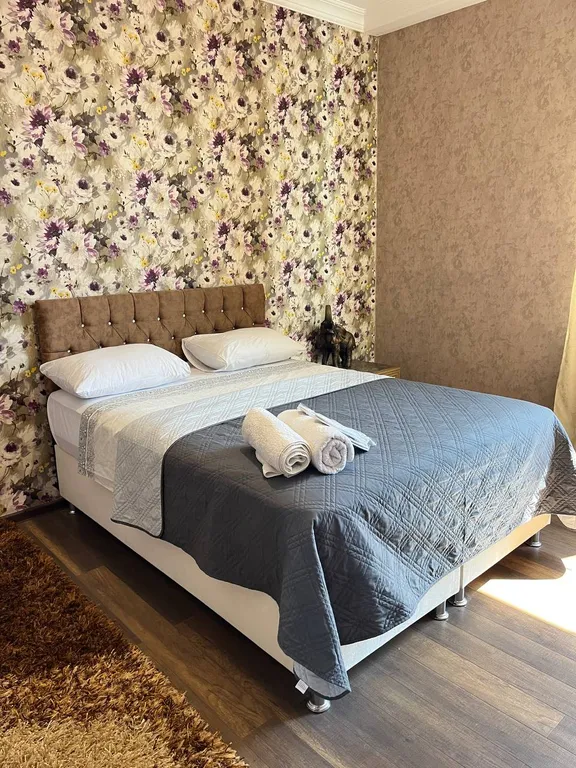 Riverside Cottage R104