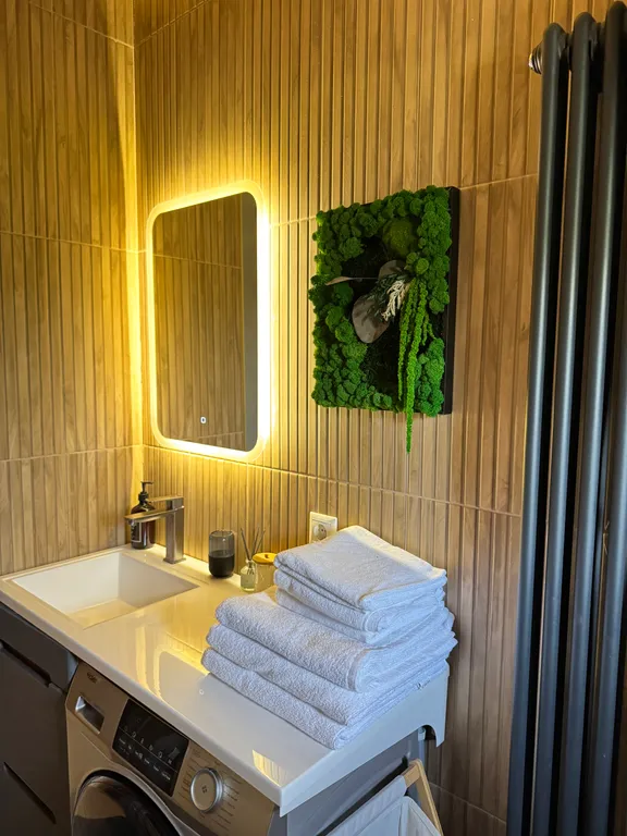 Уютный дом с панорамными окнами и баней на дровах