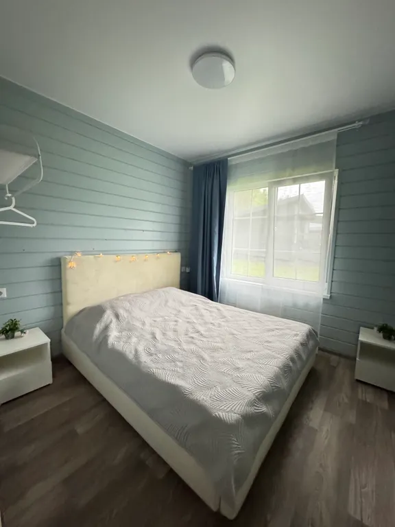 Домик на берегу реки