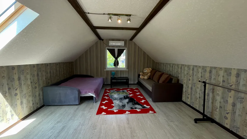 Дом у моря с видом на горы