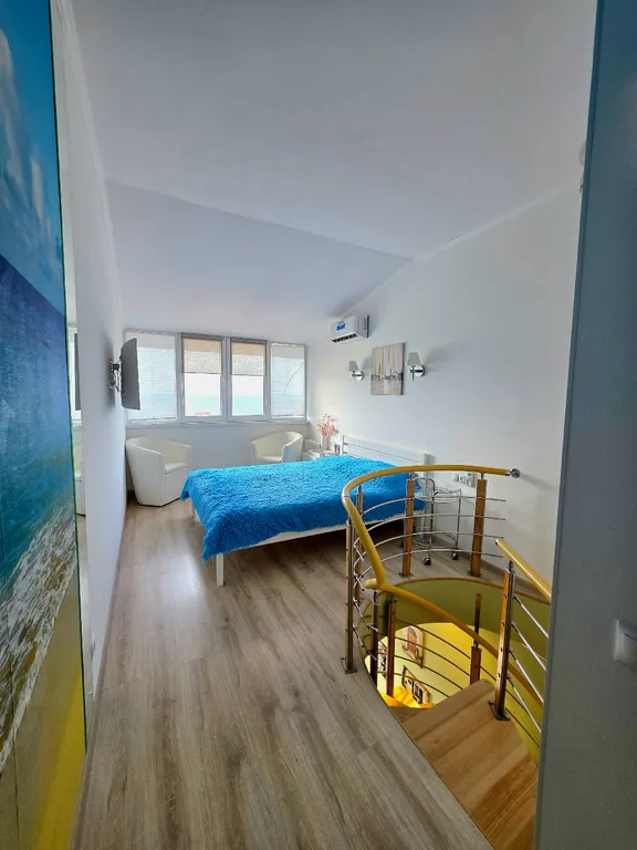 Двухуровневые видовые апартаменты у моря