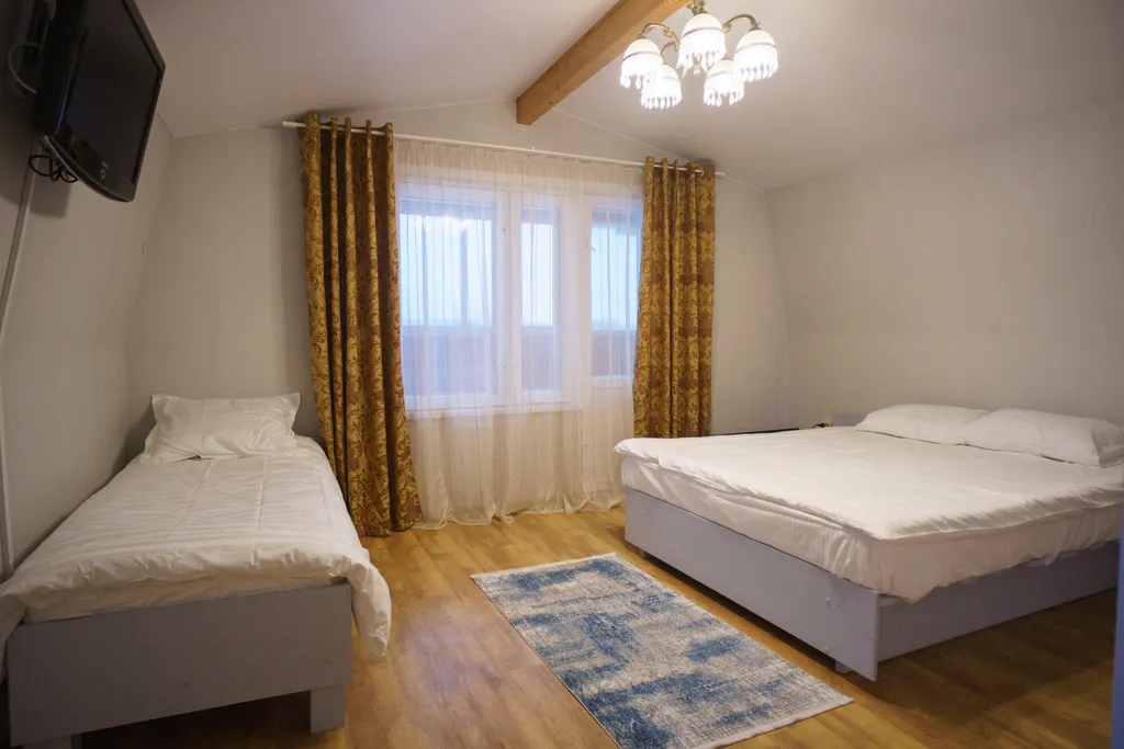 Дом рядом с городом