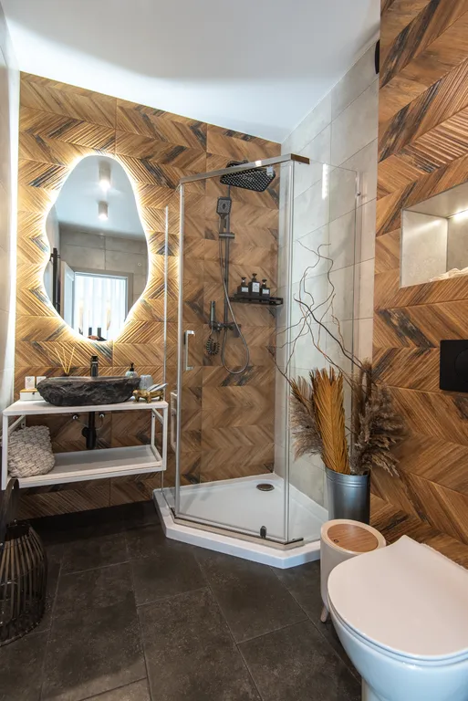 Зеркальный домик с террасой и купелью