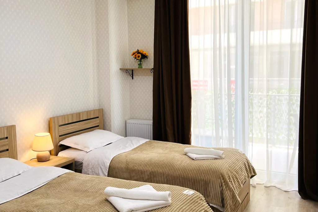 Уютно и стильно в центре города, близко к старому Тбилиси