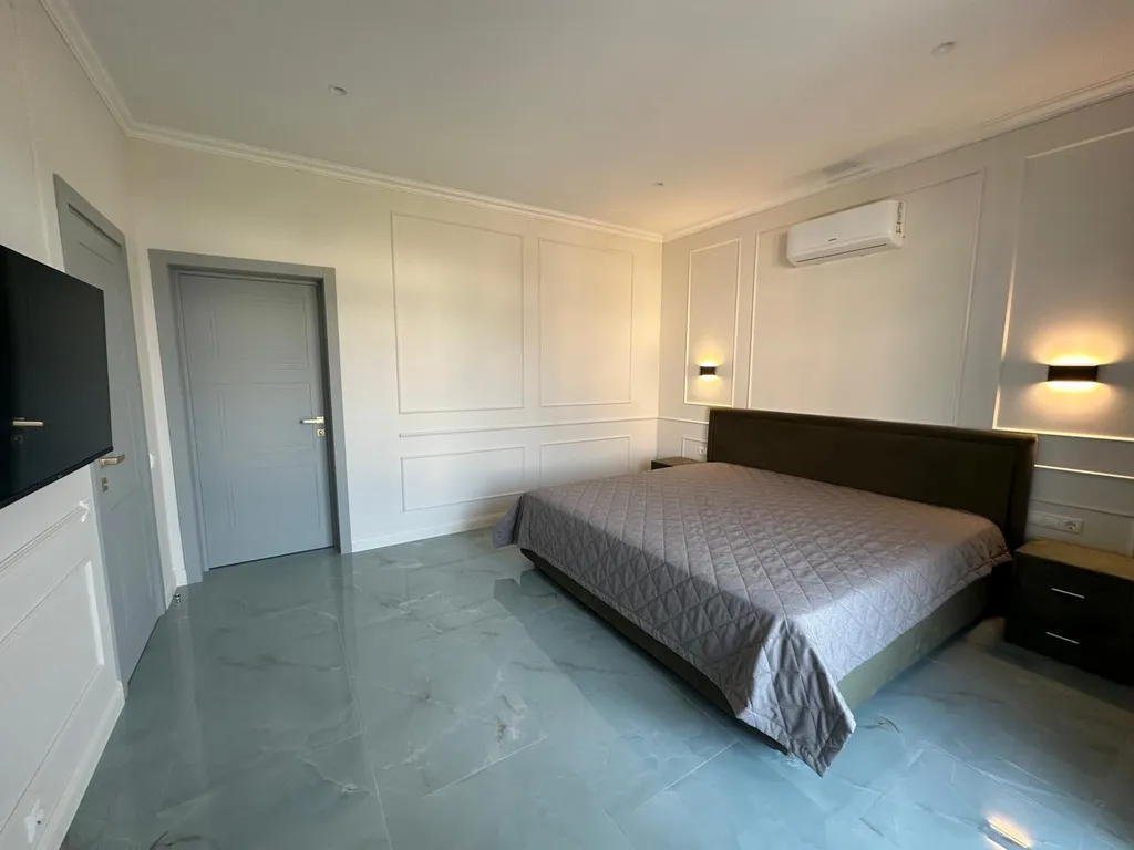 Роскошный дом с бассейном и сауной