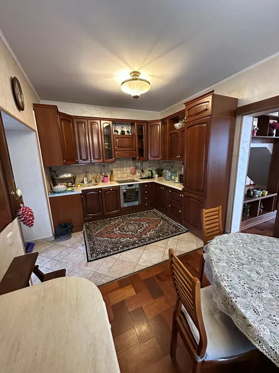 Дом с баней, бассейном и караоке